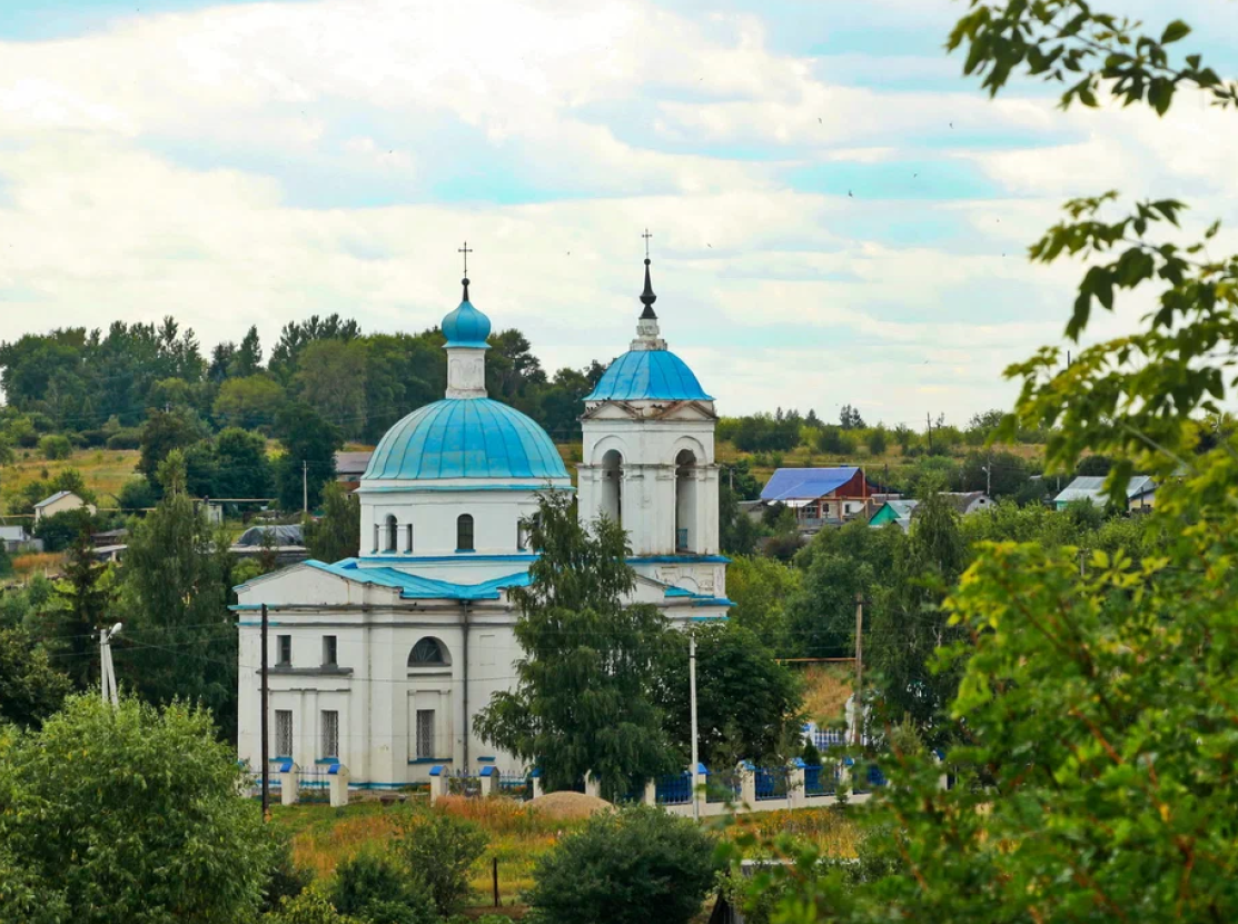 Свято-Знаменский храм в селе Волово.