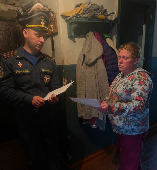 9 октября в Воловском районе сотрудники государственного пожарного надзора совместно с комиссией по делам несовершеннолетних осуществили рейд по семьям, состоящим на учете и отнесенным к группе социального риска. 9 октября в Воловском районе сотрудники государственного пожарного надзора совместно с комиссией по делам несовершеннолетних осуществили рейд по семьям, состоящим на учете и отнесенным к группе социального риска.
